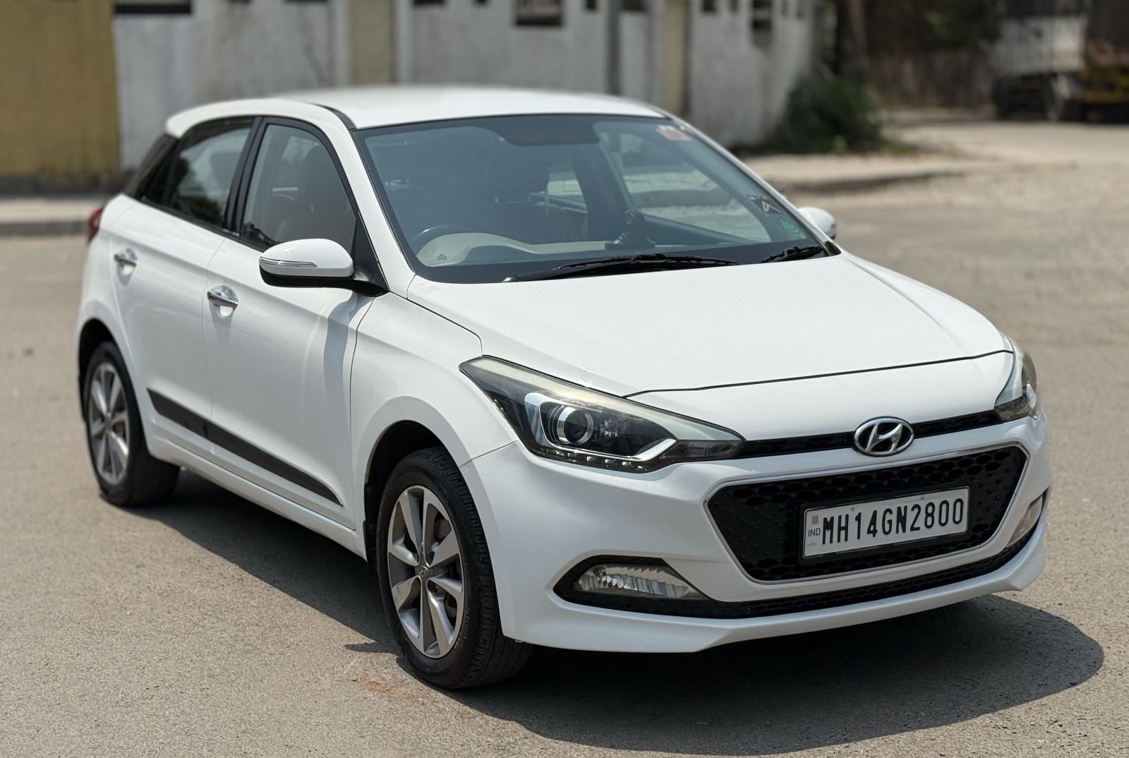 i20 Asta (O)